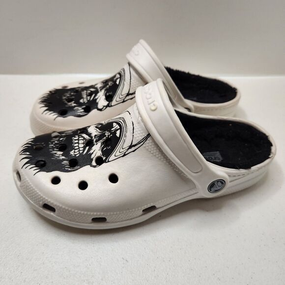 Crocs Lined Clog Shoes | Women’s Size 7 | Luke Combs Skull edition - Picture 2 of 8